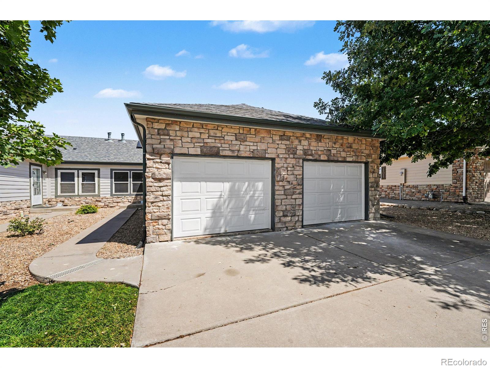 552 S Carriage Drive — photo