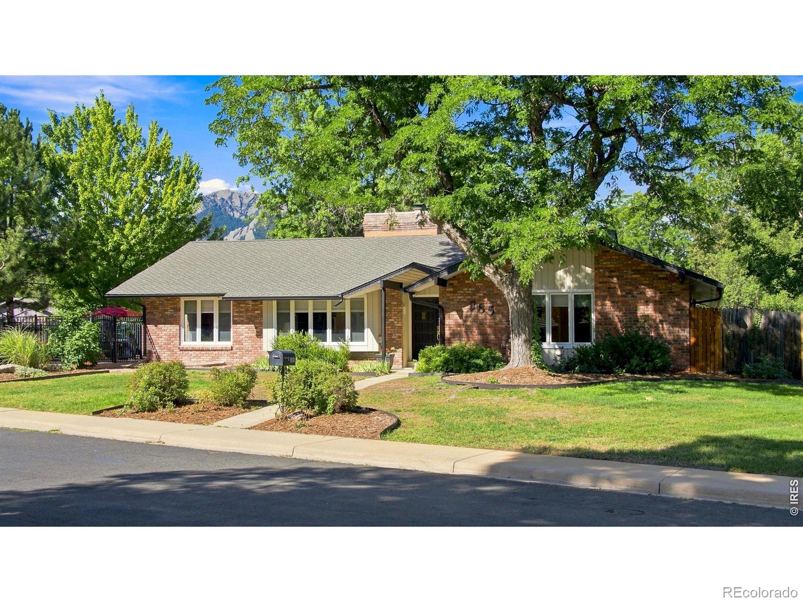 385 Fox Drive — photo