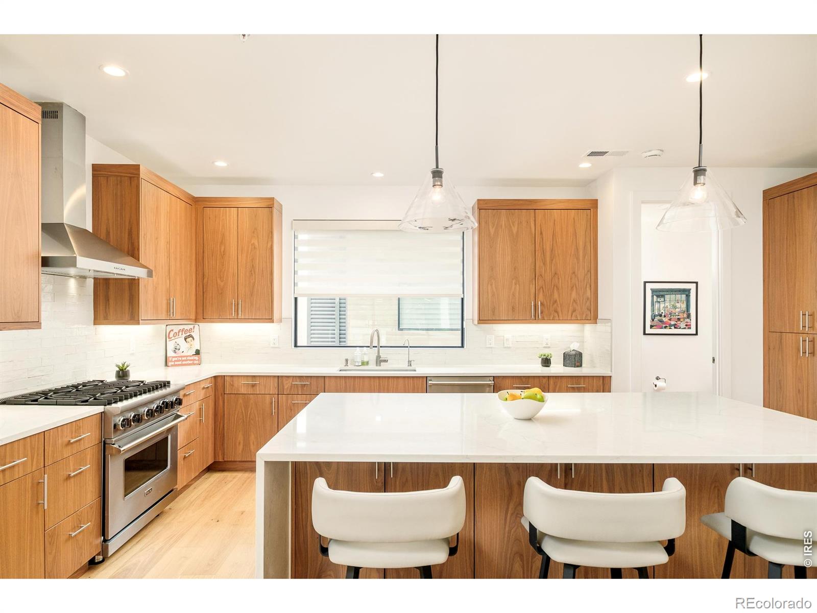 2455 Walnut Street — photo