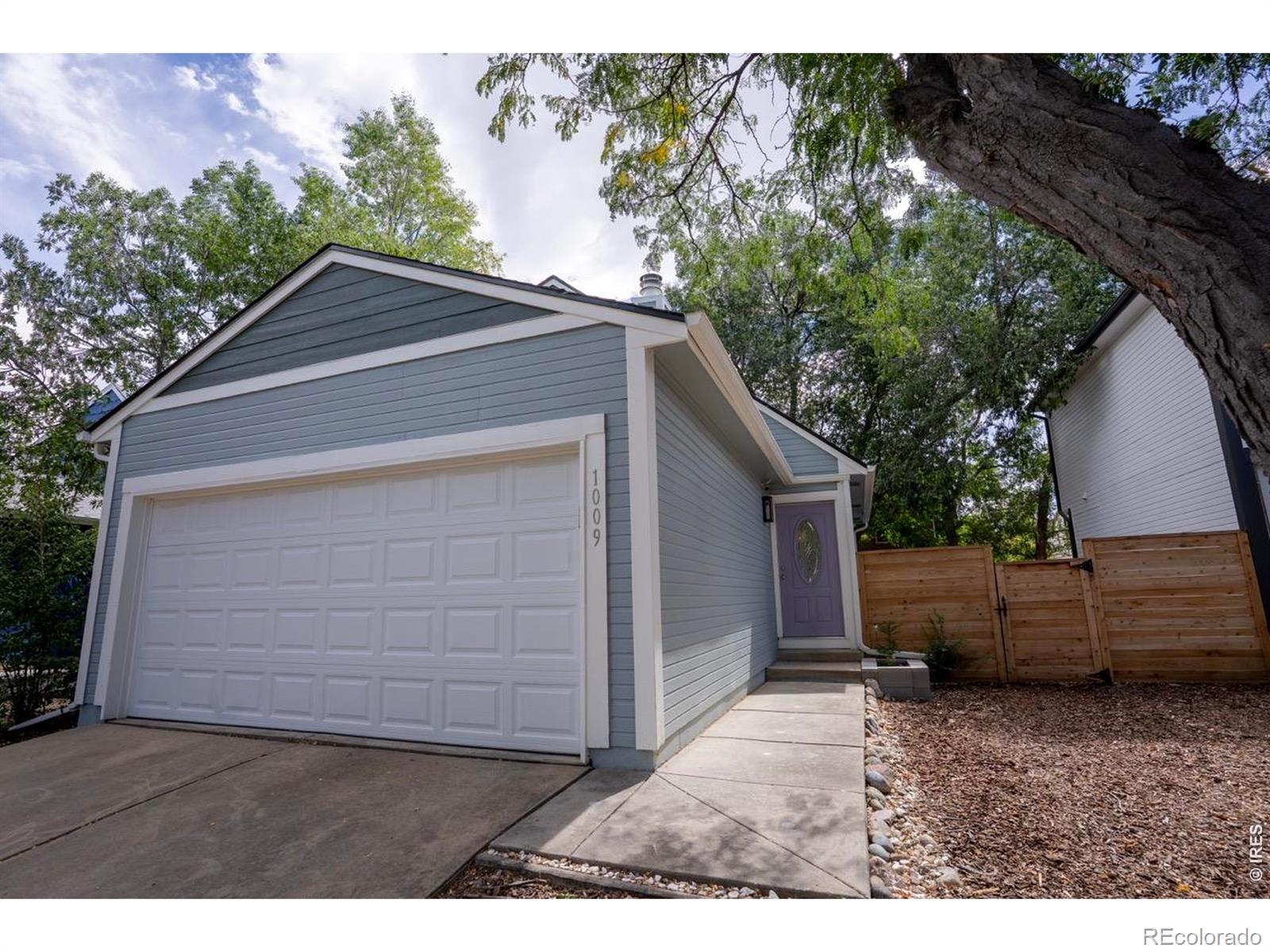 1009 Townley Circle — photo