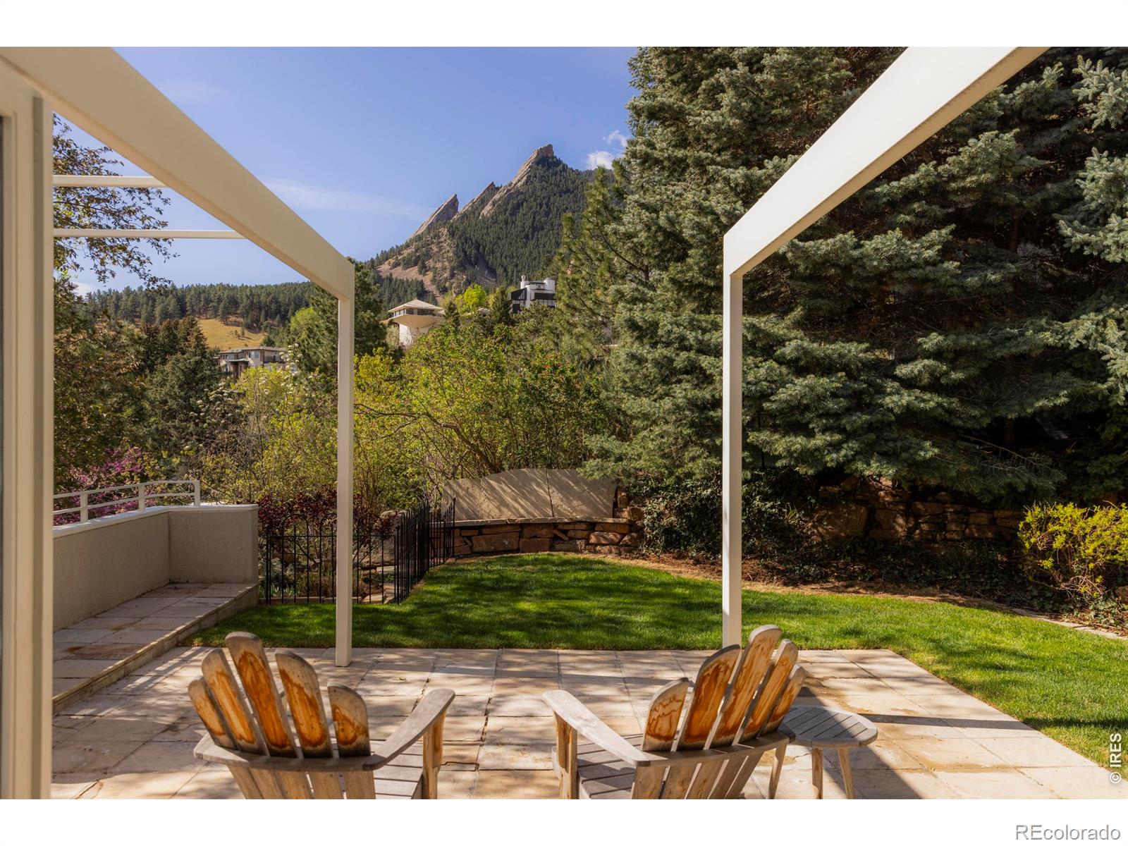 855 Circle Drive — photo