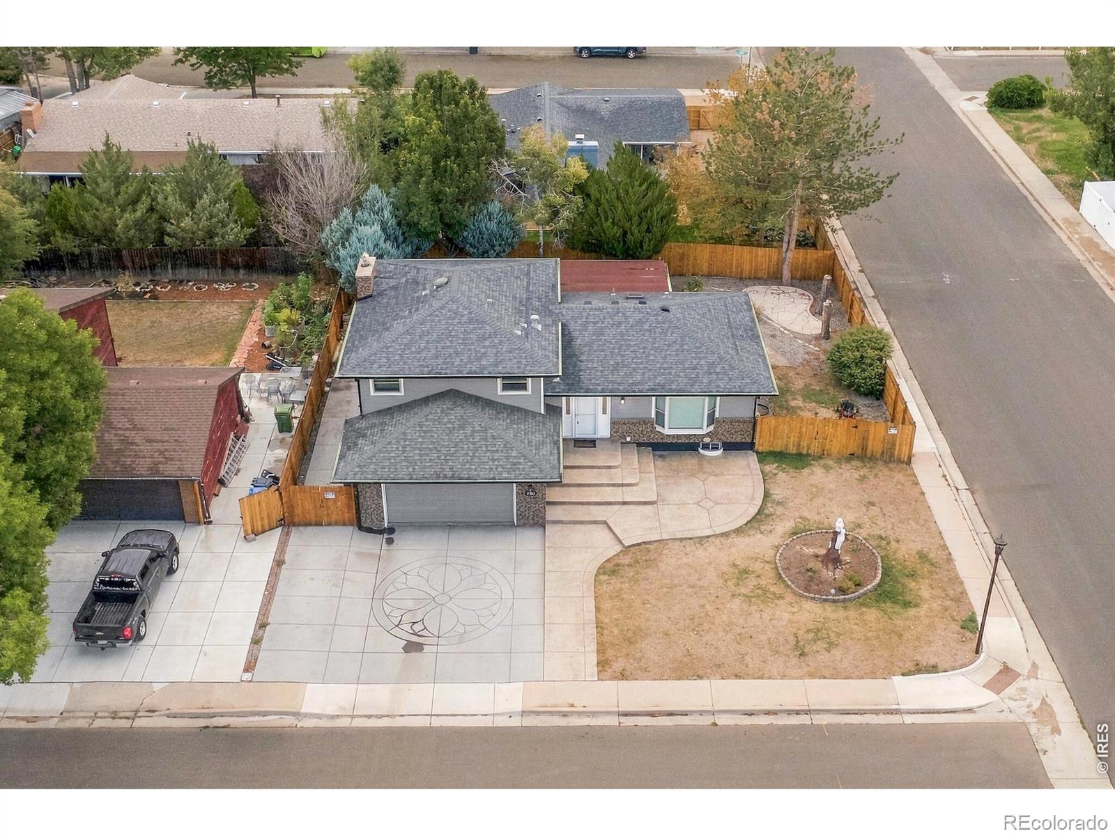 2502 Courtney Drive — photo