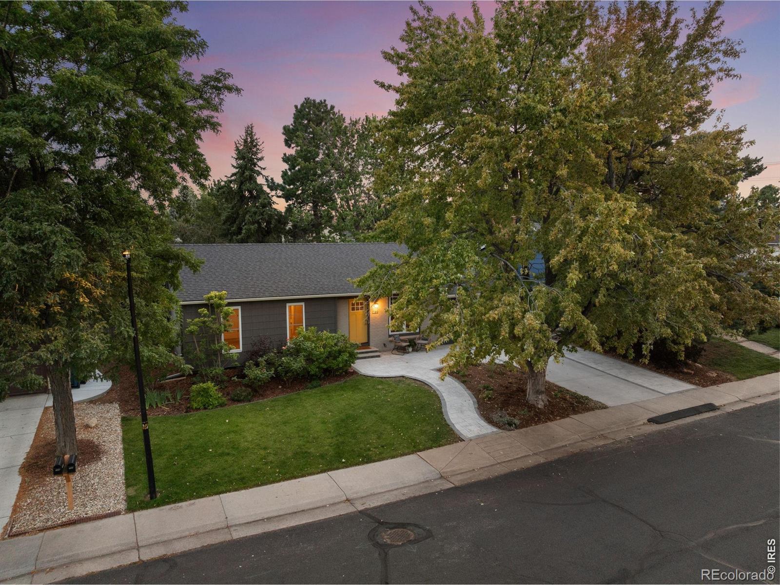 730 W Willow Street — photo