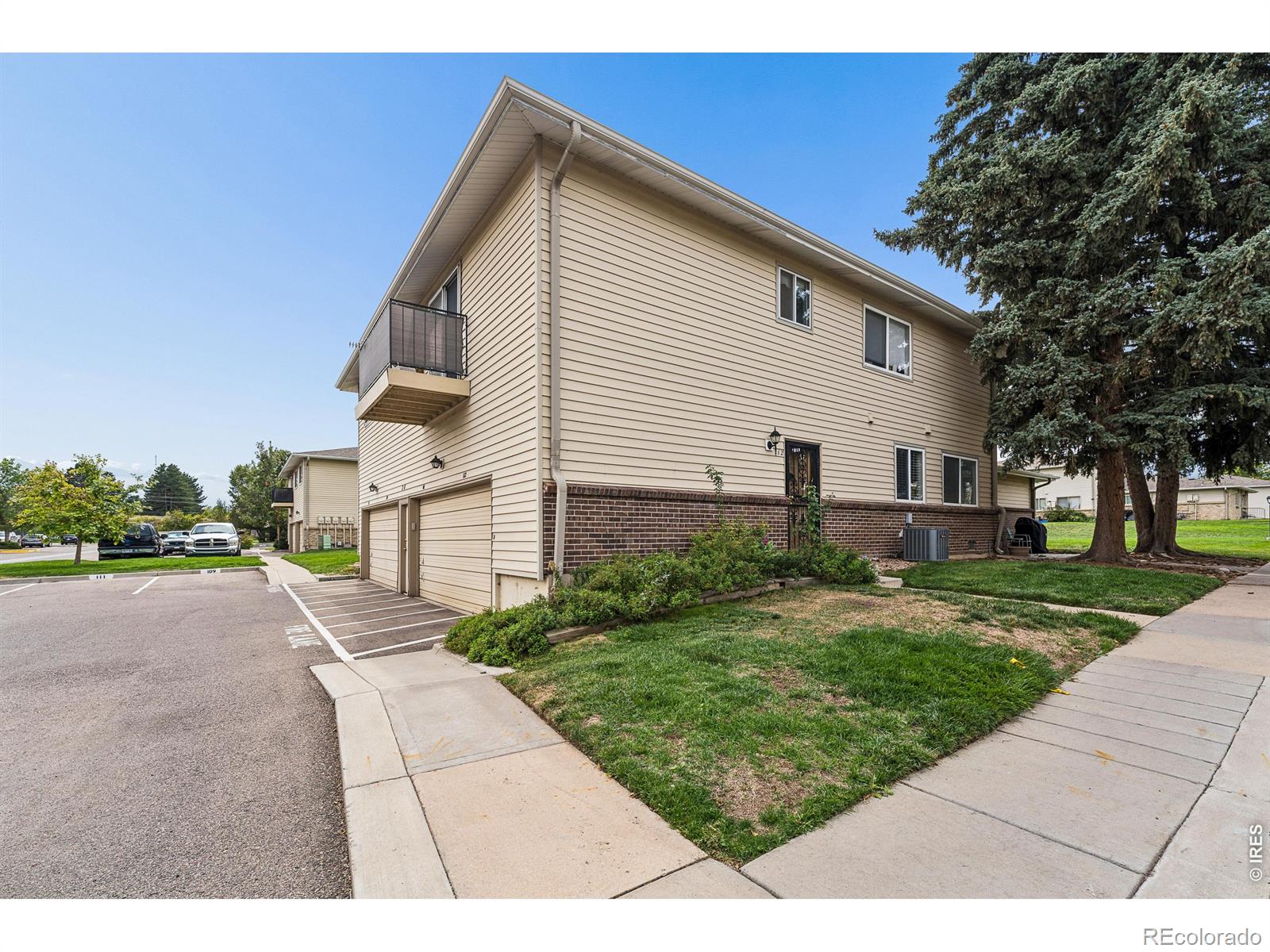3351 S Field Street — photo