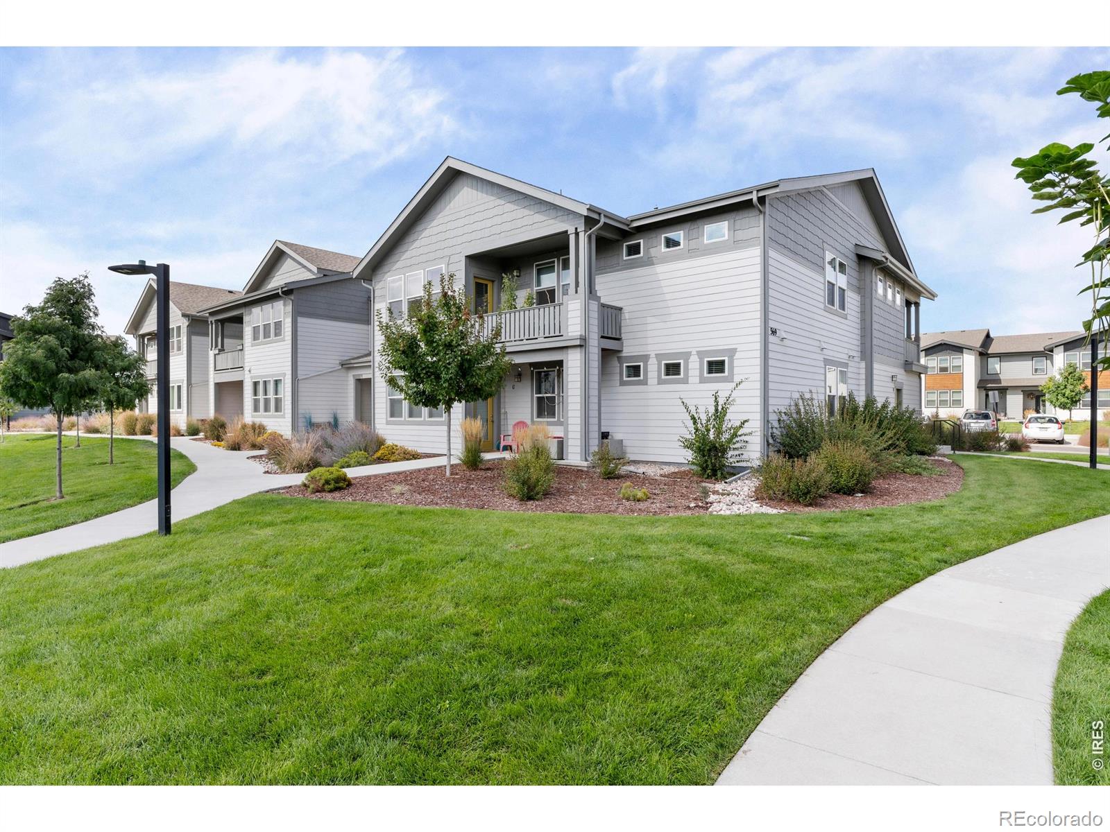 569 Vicot Way H — photo