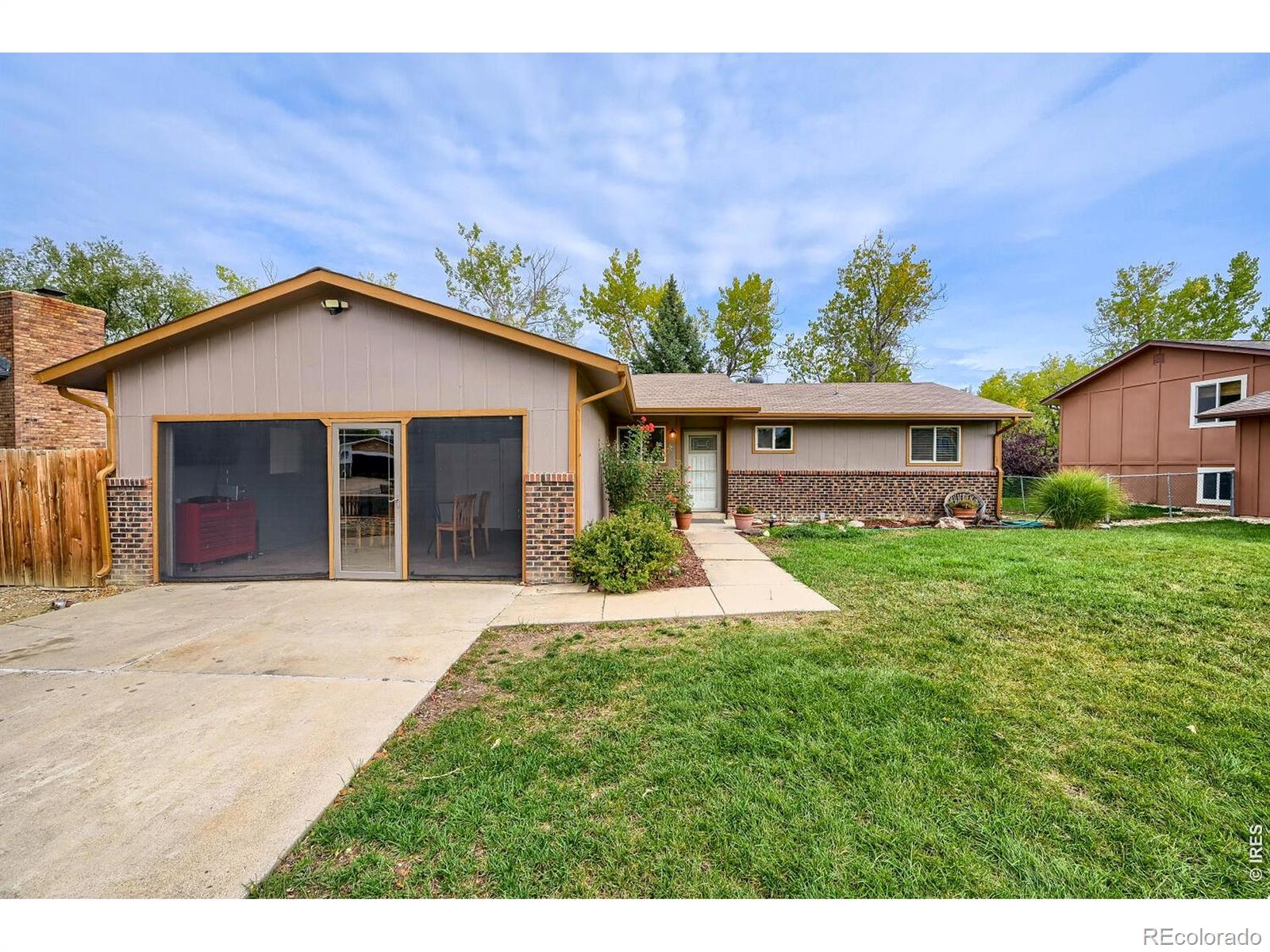 2542 Cambridge Drive — photo