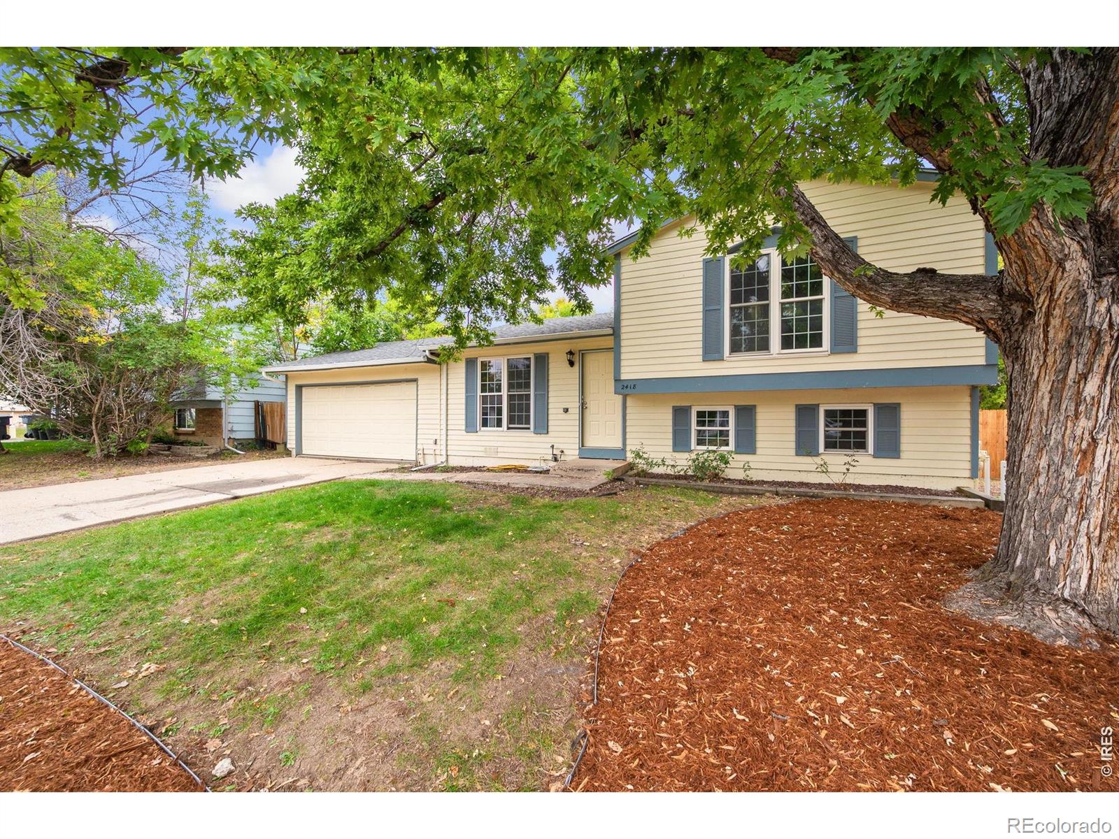 2418 Bowen Street — photo