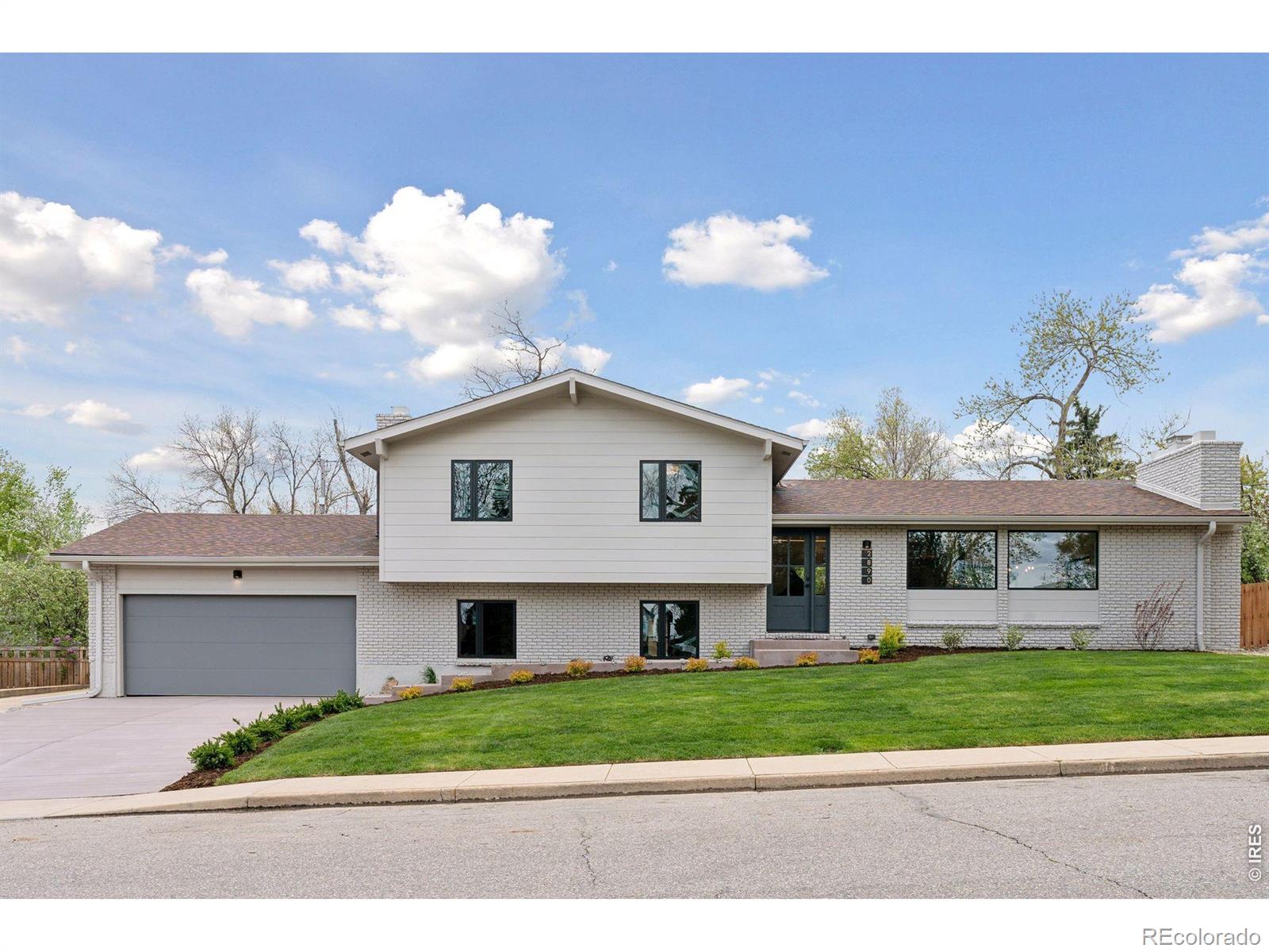 2890 Regis Drive — photo
