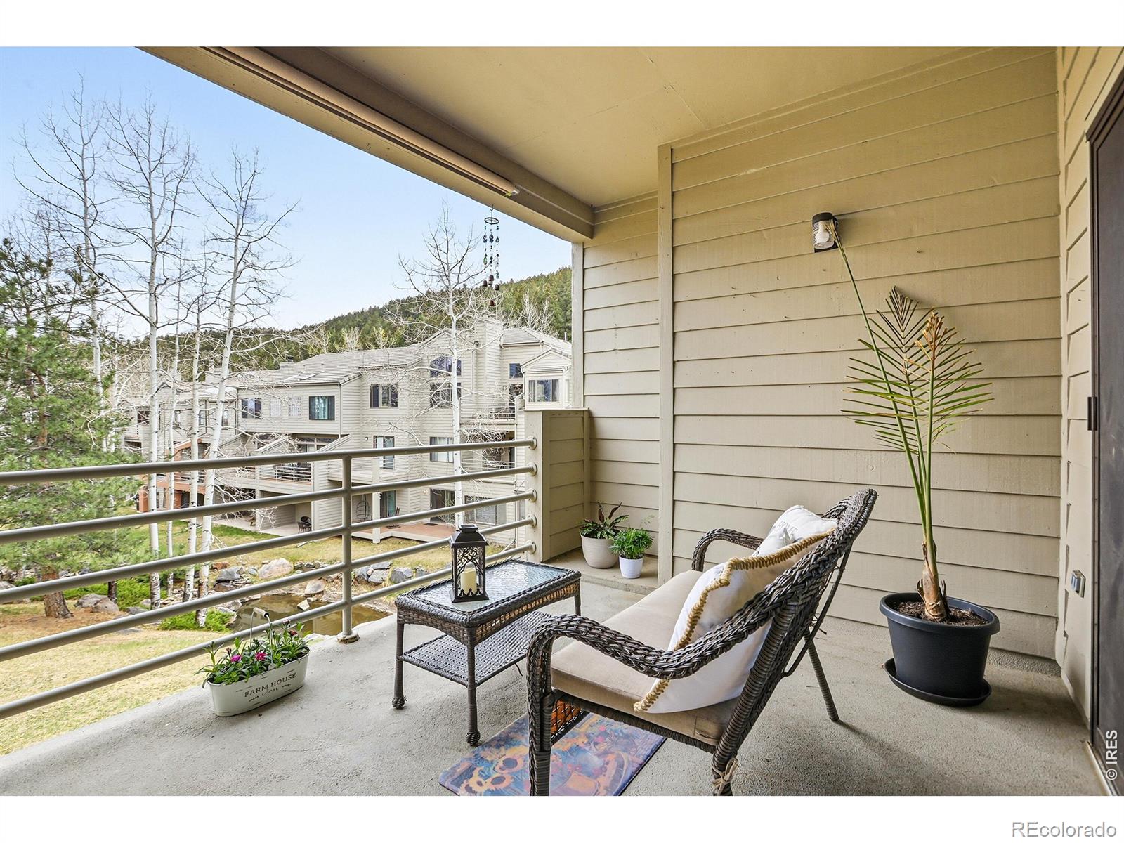 722 Ridgeside Drive — photo