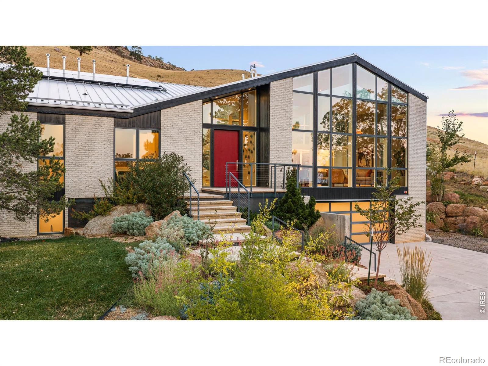 250 Cactus Court — photo