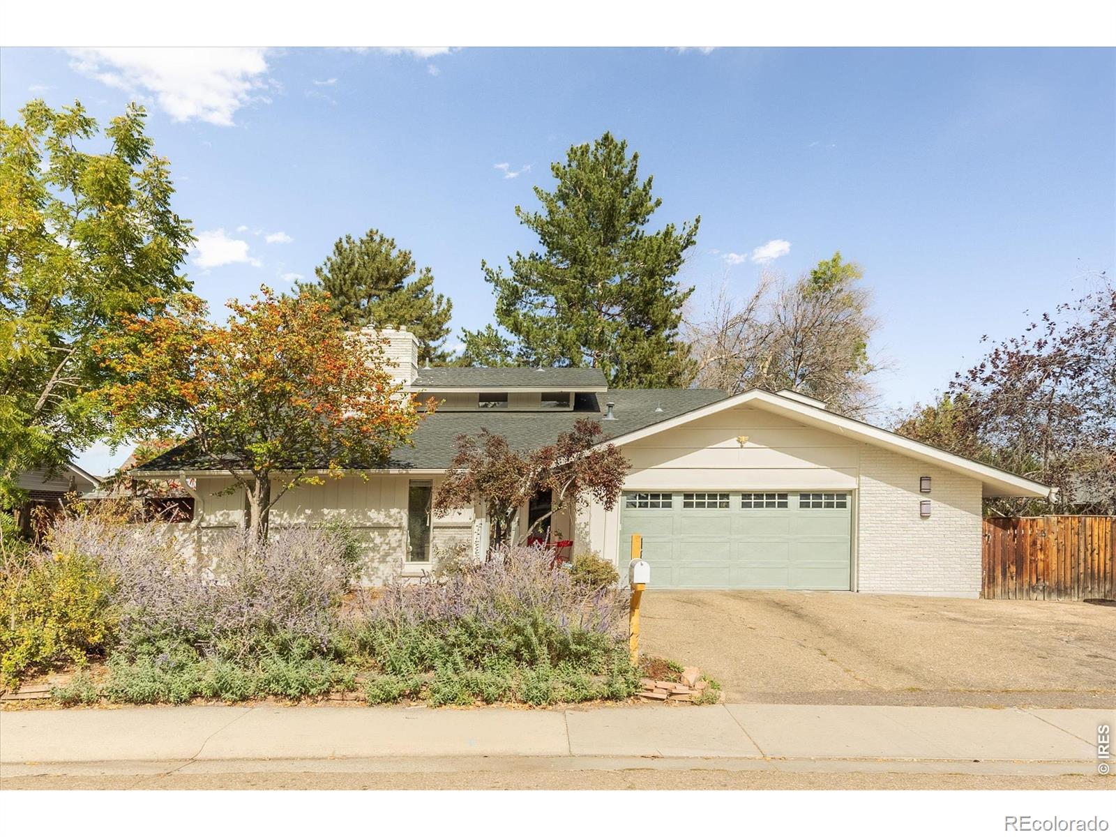 1350 Northwestern Road — photo
