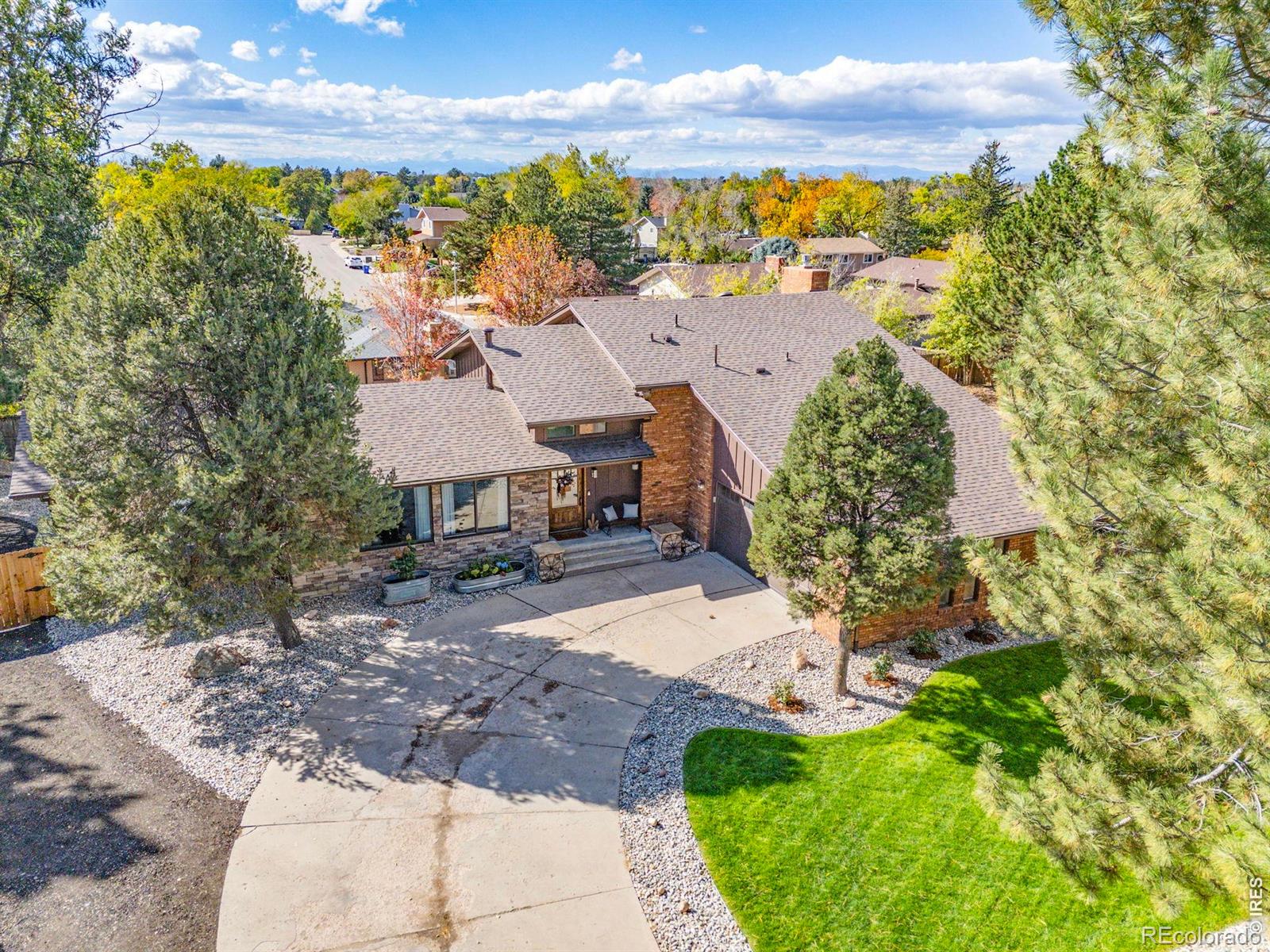 2727 W Buena Vista Drive — photo