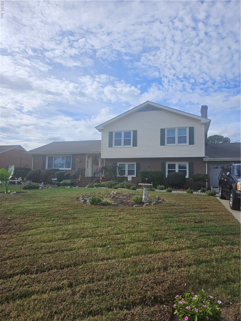 904 Flintfield Cres — photo