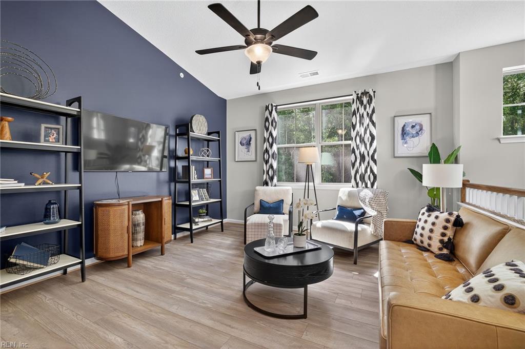 MM Essex @ Villages At Bartlett Station — photo