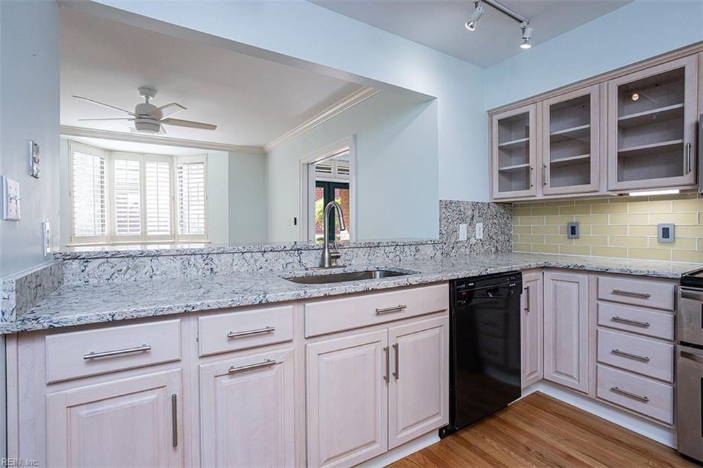 421 W Bute St 203 — photo