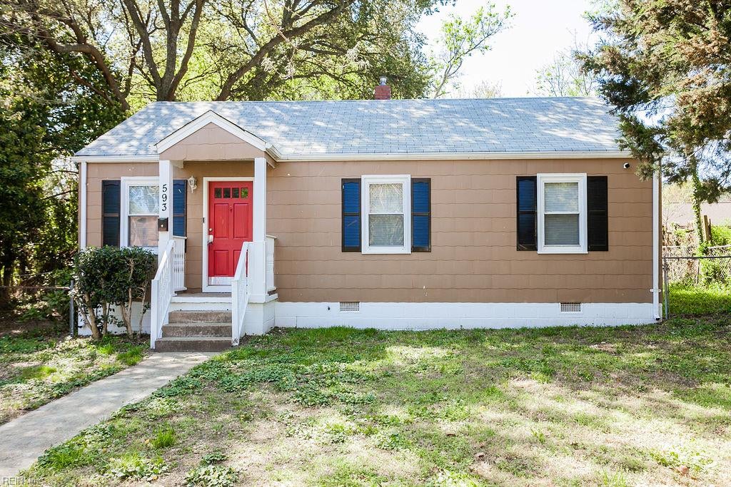 593 Thole St — photo