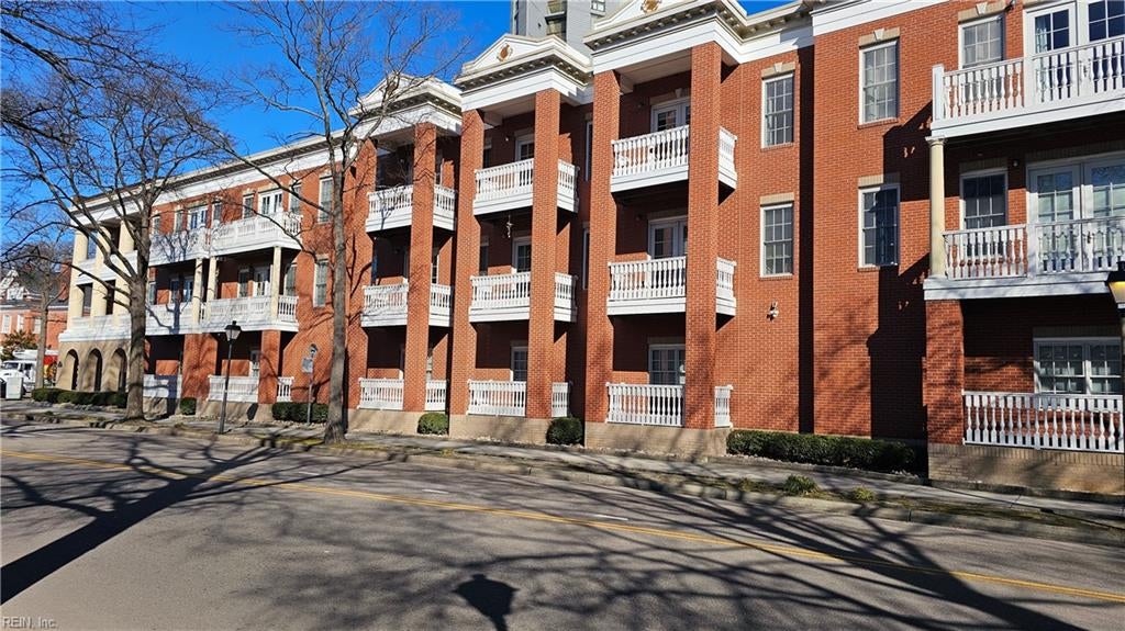 450 W Princess Anne Rd 211 — photo