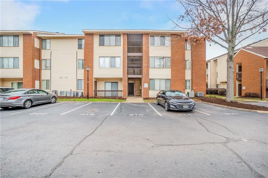 220 Pacific Dr 2 — photo