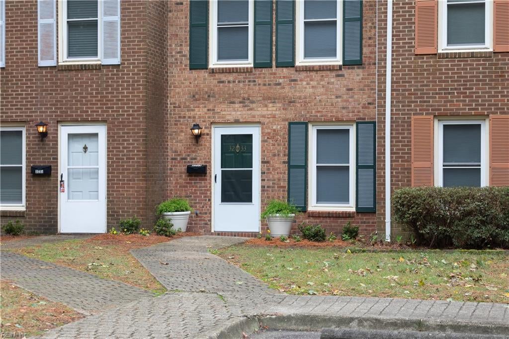 3235 Clover Hill Dr — photo