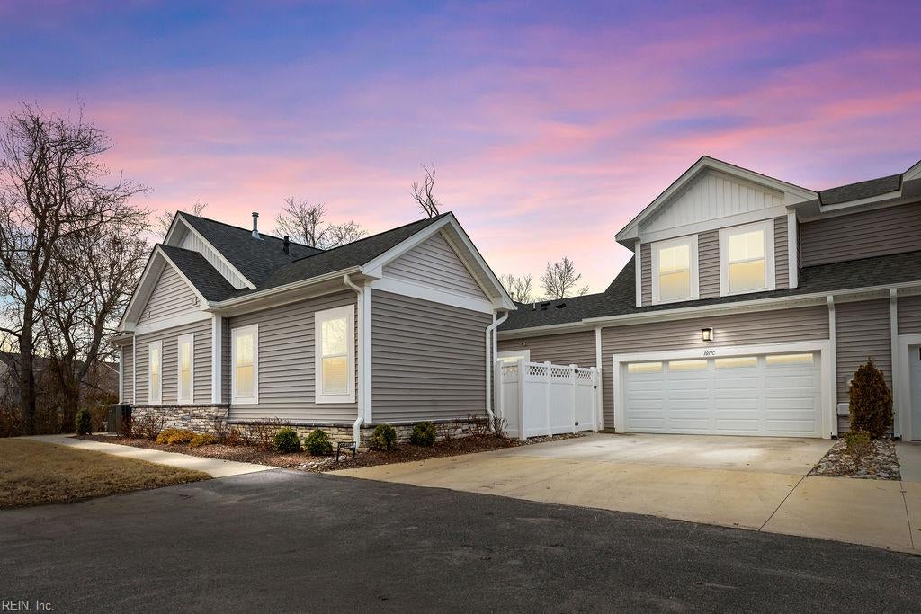 1011 Diamond Way C — photo