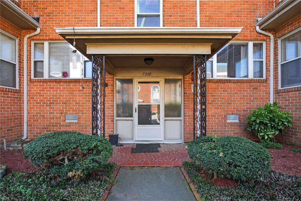 7309 River Rd — photo