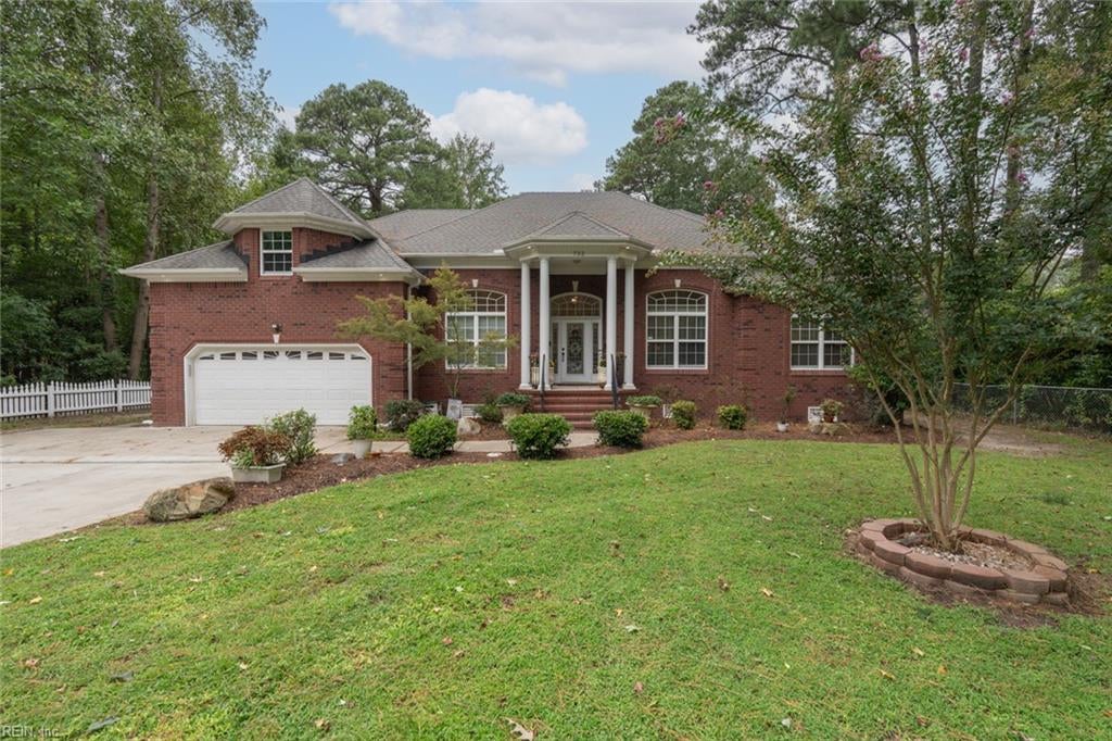 732 Washington Dr — photo