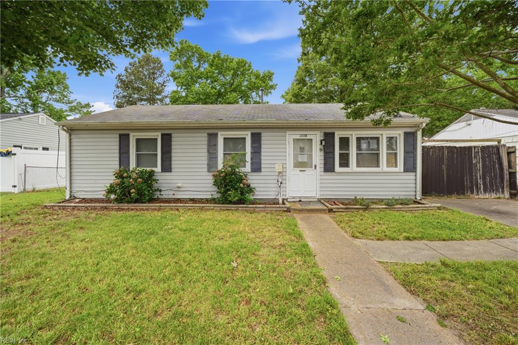 1003 Rollins Cir — photo