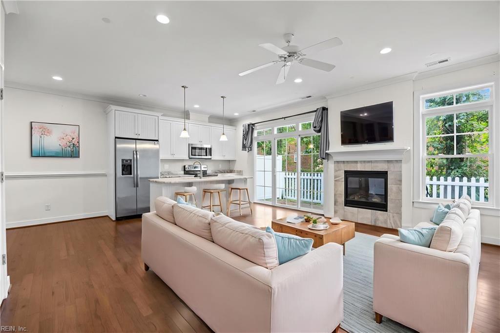 6 Village Park Ln — photo
