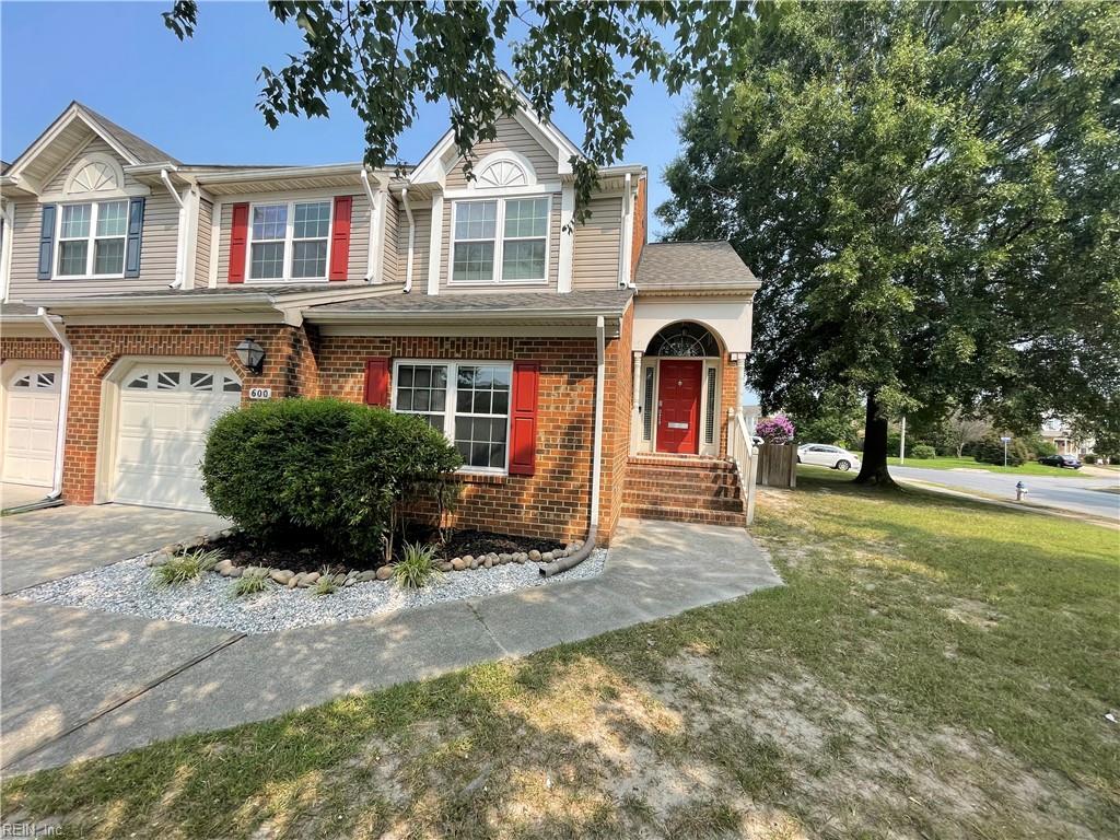 600 Windmill Pt — photo