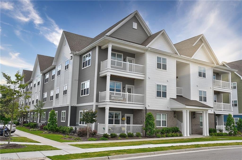 1733 Dromolin Dr 304 — photo