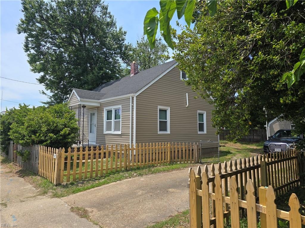 6377 Chesapeake Blvd — photo