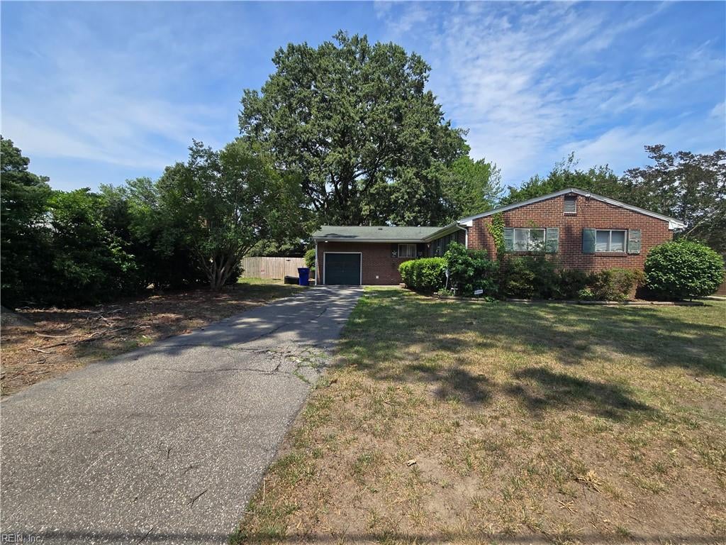 716 Tanbark Dr — photo