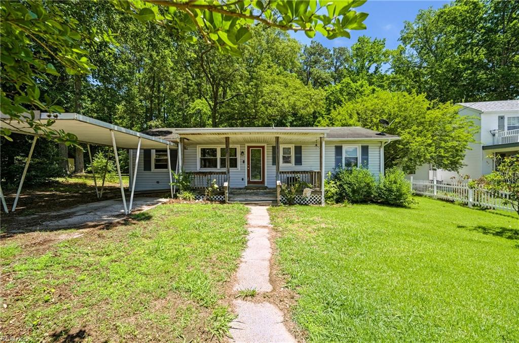 196 Beach Dr — photo