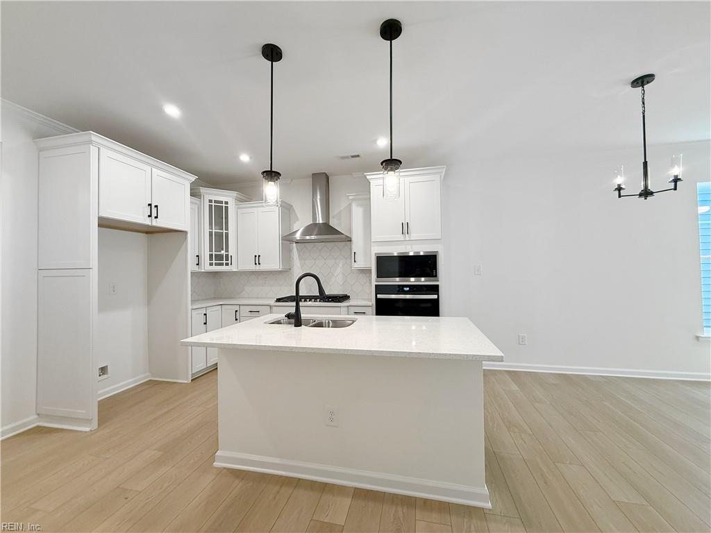 1531 Waltham Ln — photo