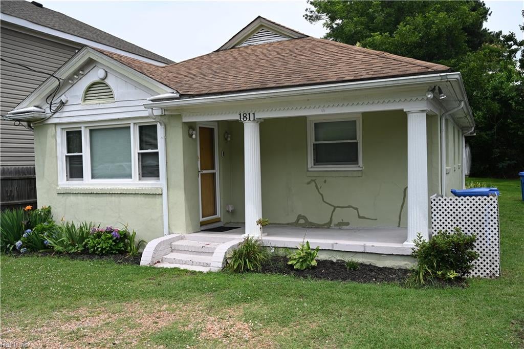 1811 Hoover Ave — photo