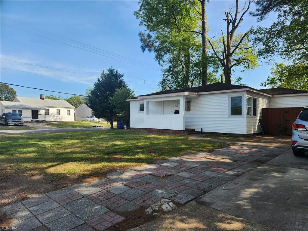 547 Leonard Rd — photo