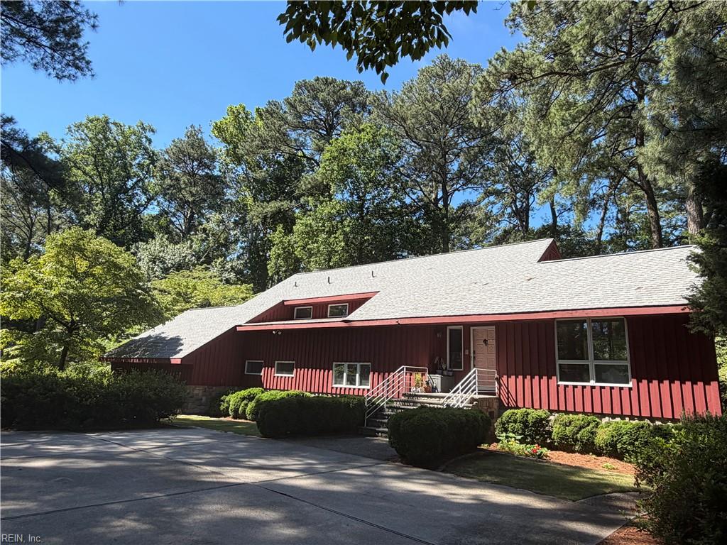 1701 N River Rd — photo