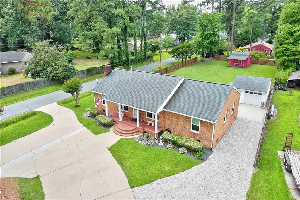 858 Waters Rd — photo
