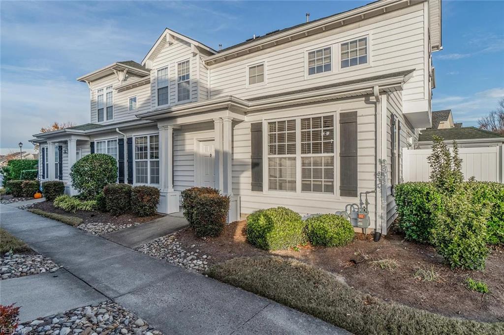 5352 Charmont Ct — photo