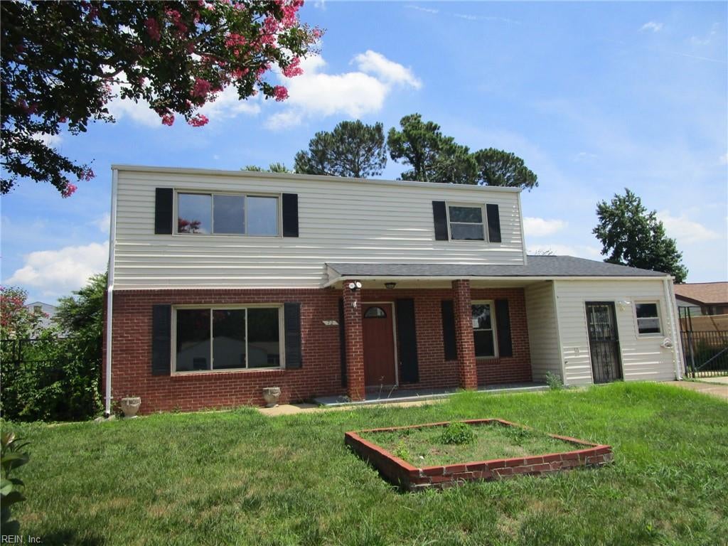 72 Banister Dr — photo
