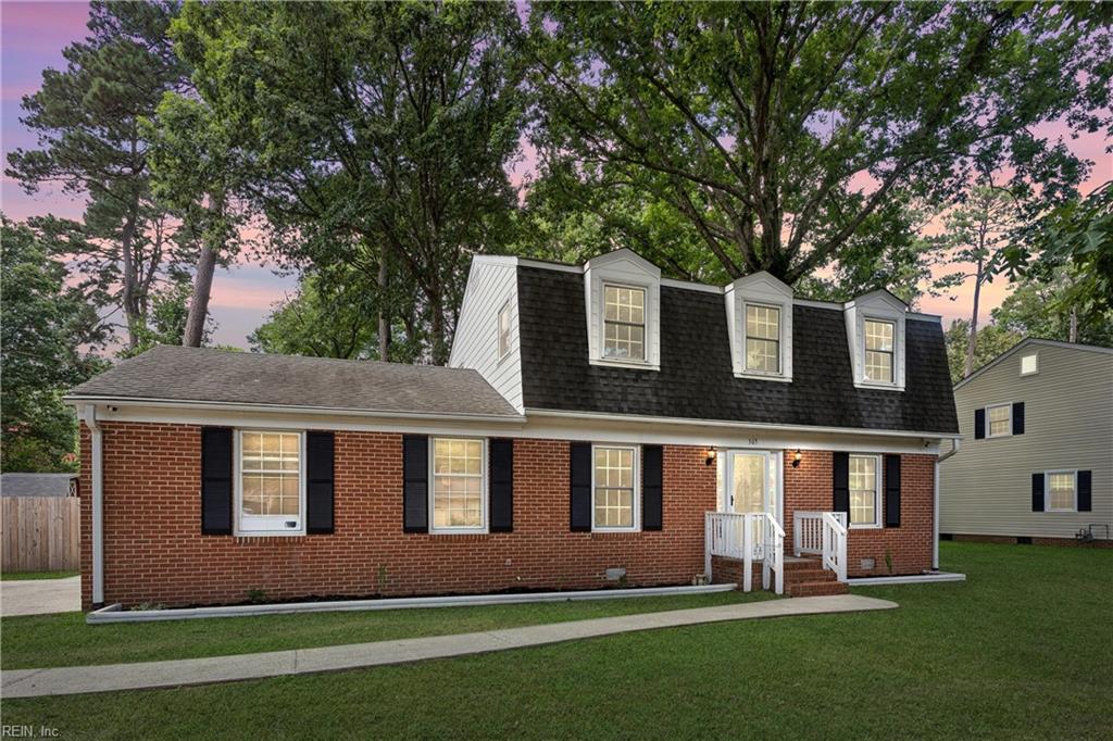305 W Woodland Dr — photo