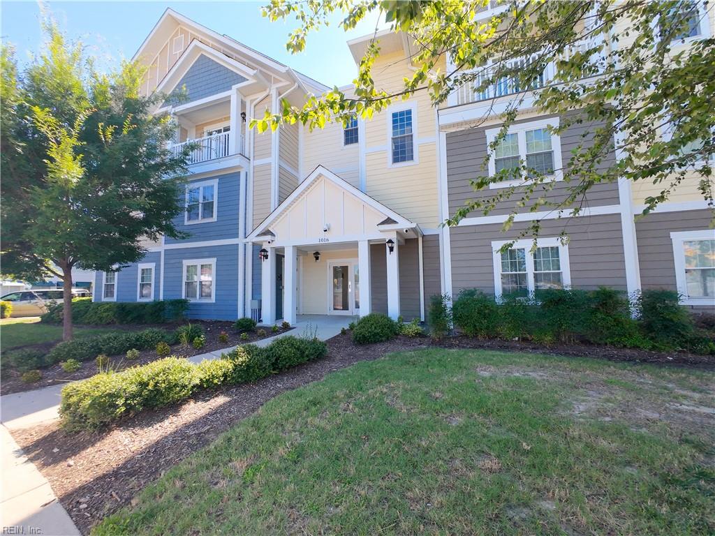 1016 Thoroughgood Way 302 — photo