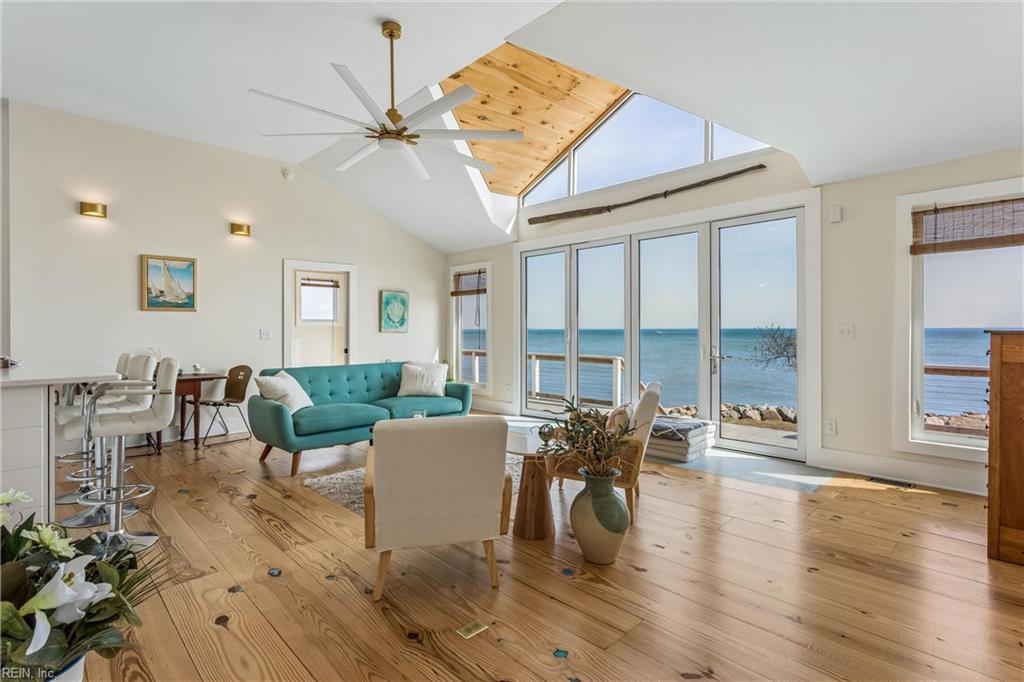 907 Bay Tree Beach Rd — photo