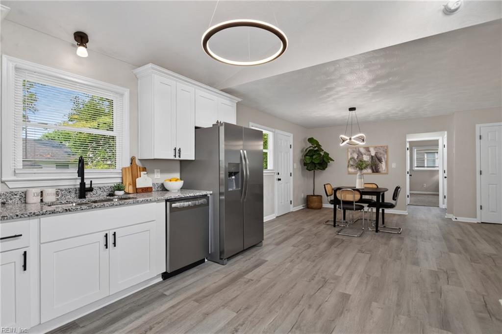 212 Woodbury Forrest Dr — photo