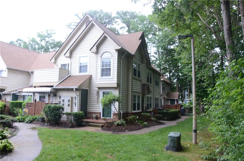401 Bracknell Arch. Arch F — photo