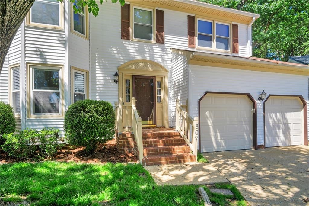 807 Marquette Ct — photo
