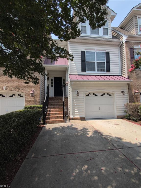 4452 Harlesden Dr — photo