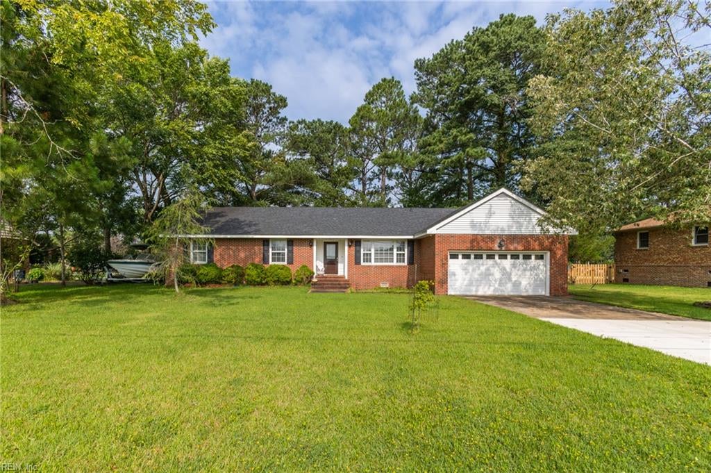 220 Deepwater Dr — photo