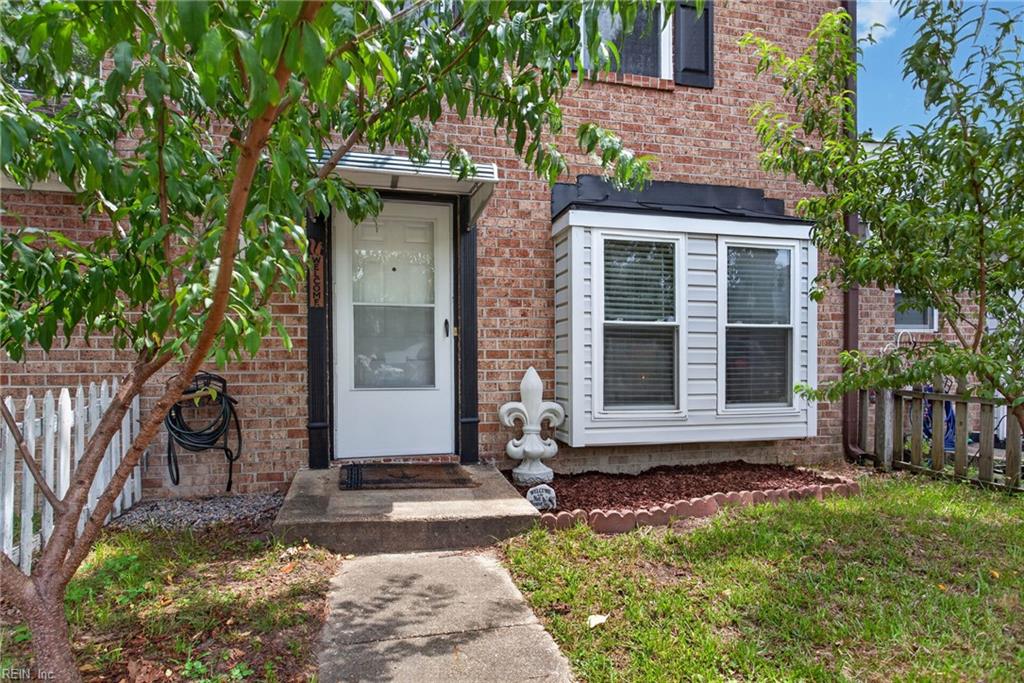 716 Oak Hurst Court Ct 716 — photo