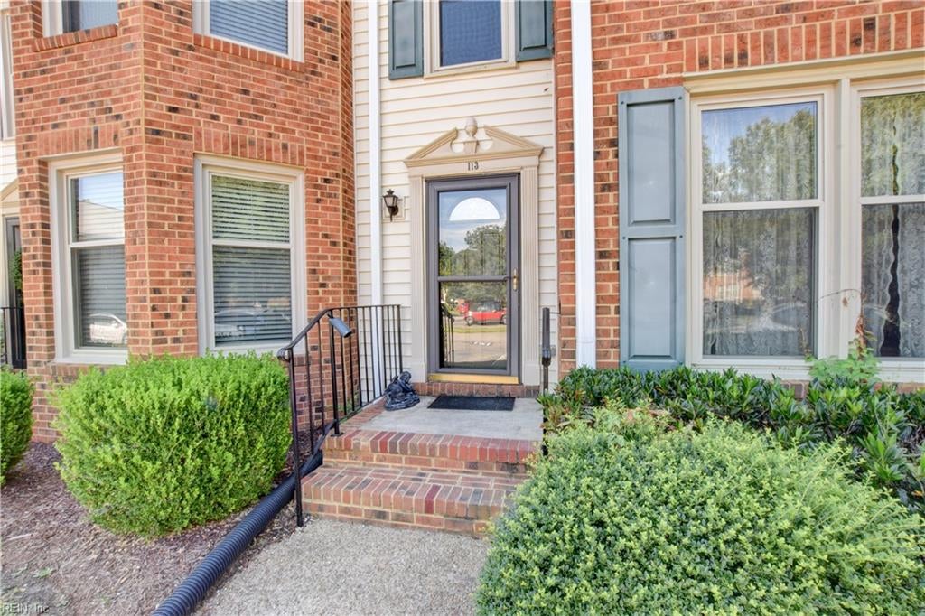 113 River Point Dr — photo